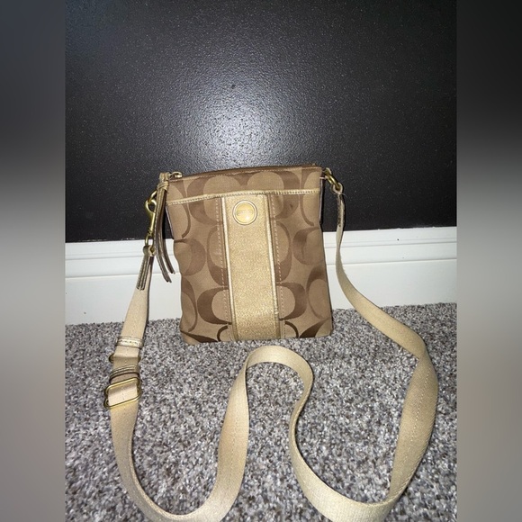 Coach tan and gold crossbody bag - Picture 1 of 8